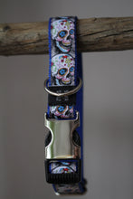 Laden Sie das Bild in den Galerie-Viewer, Hundehalsband Skull Kreuz