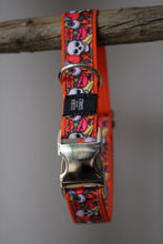 Laden Sie das Bild in den Galerie-Viewer, Hundehalsband Skulls orange