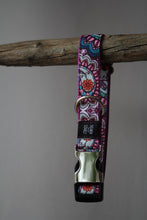 Laden Sie das Bild in den Galerie-Viewer, Hundehalsband Paisley