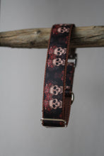 Laden Sie das Bild in den Galerie-Viewer, Hundehalsband Skull Roses