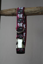 Laden Sie das Bild in den Galerie-Viewer, Hundehalsband Ladyskull schwarz pink