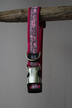 Laden Sie das Bild in den Galerie-Viewer, Hundehalsband Wald pink