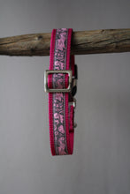 Laden Sie das Bild in den Galerie-Viewer, Hundehalsband Wald pink
