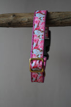 Laden Sie das Bild in den Galerie-Viewer, Hundehalsband Birds Roses
