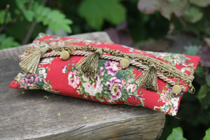 Clutch rot floral